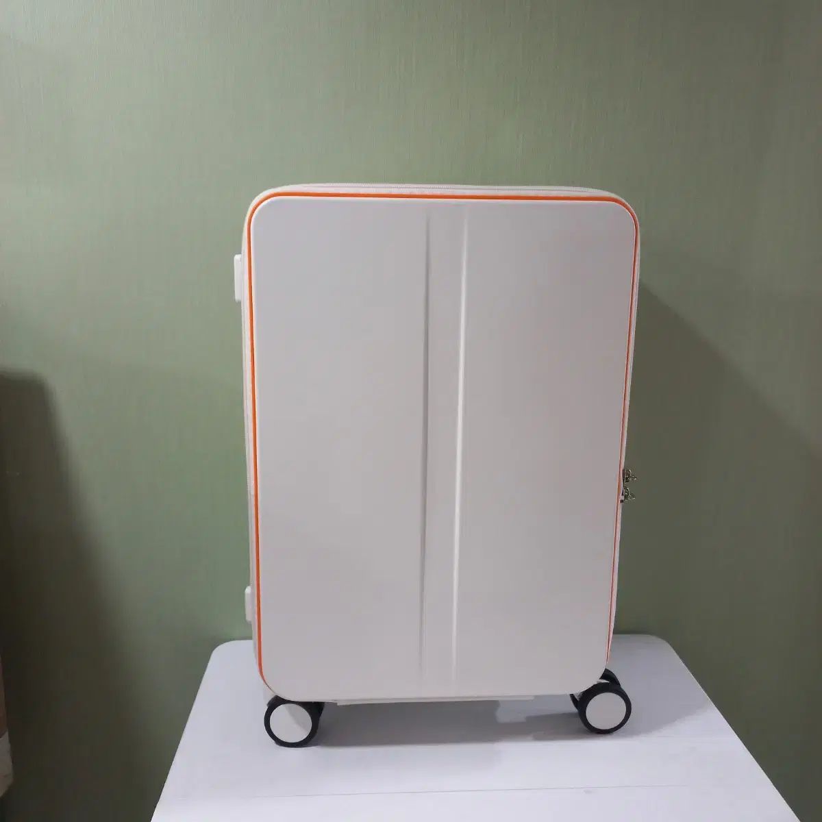 バルセロナ ホワイト