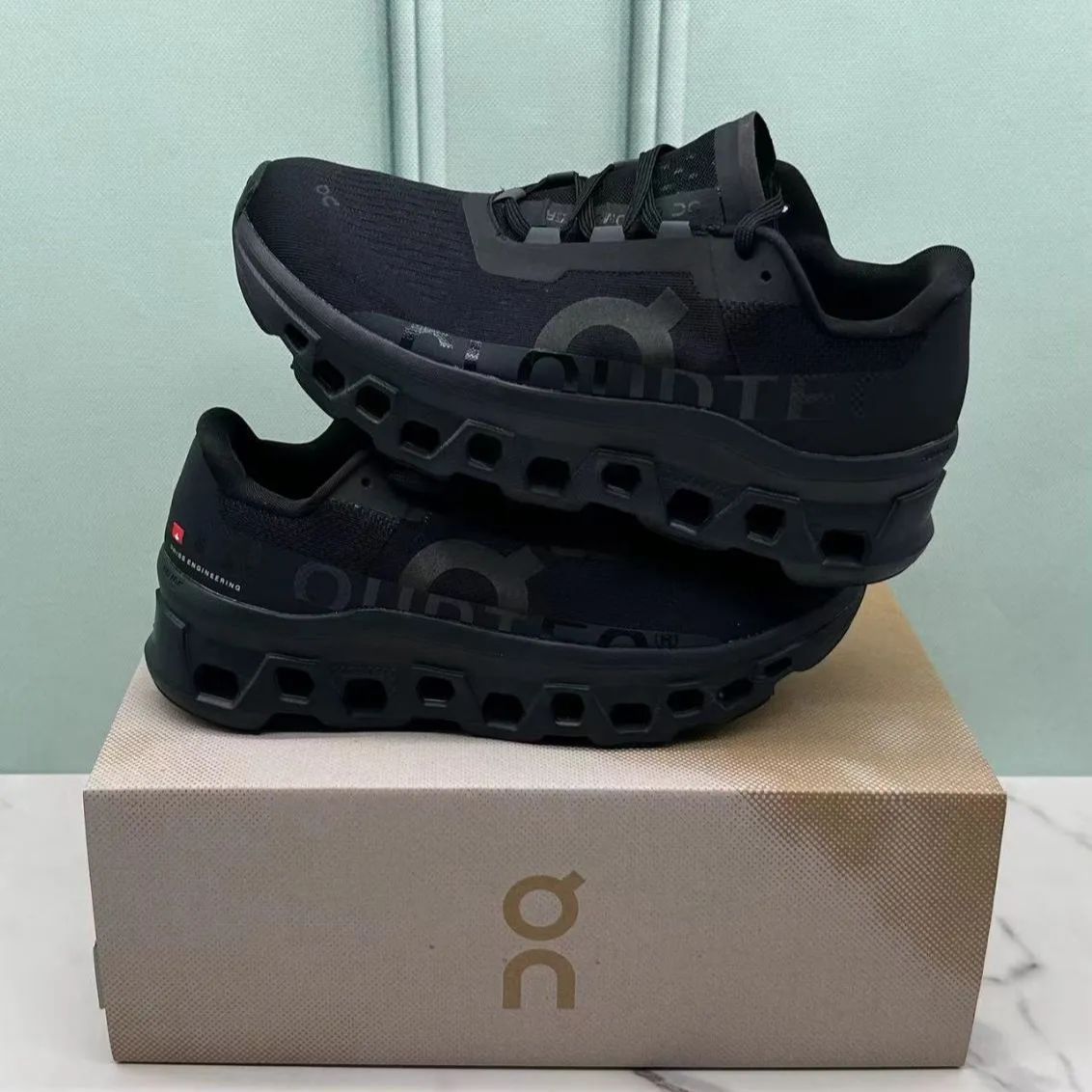 On オン Cloudmonster クラウドモンスター メンズ スニーカー