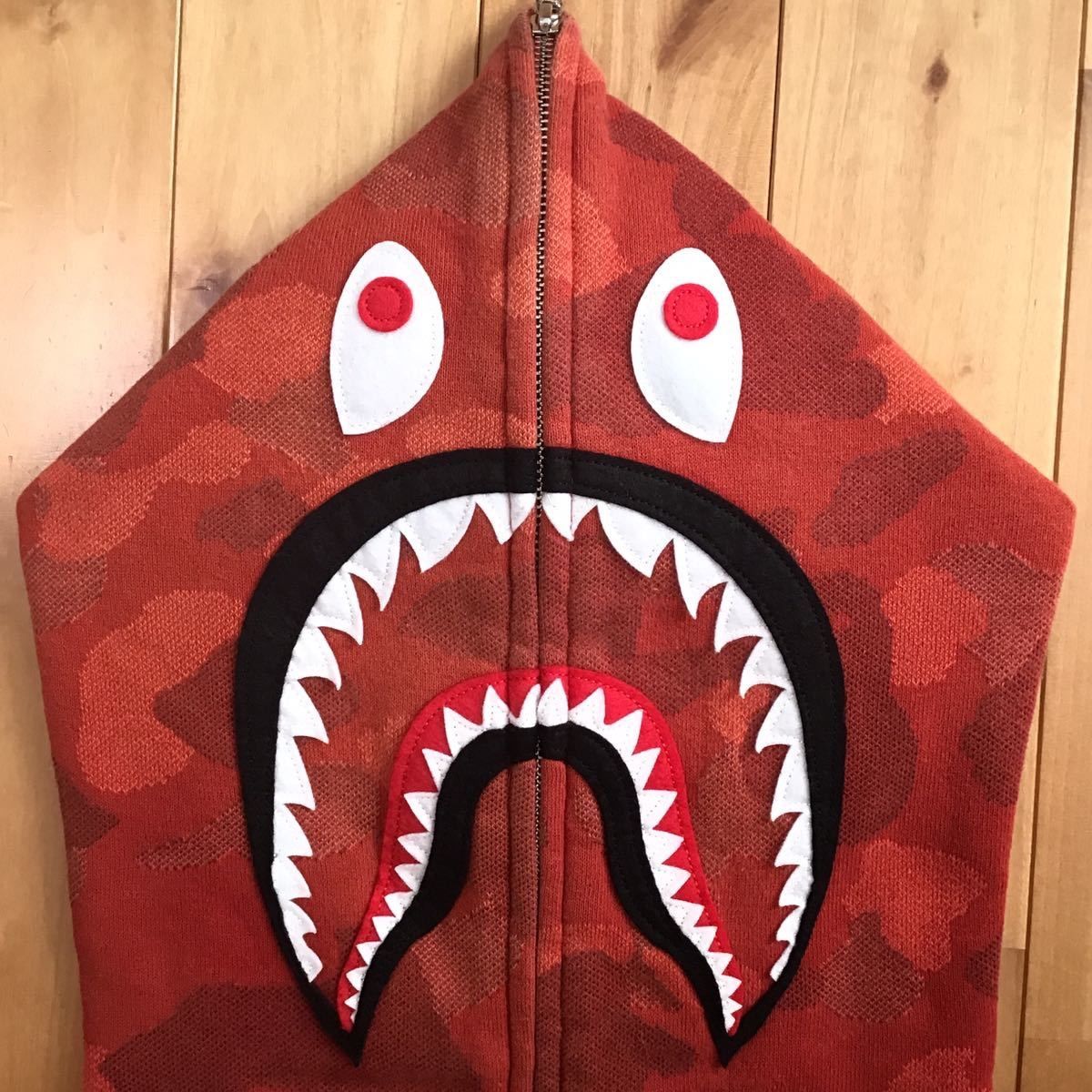 ジャガードカモ シャークパーカー BAPE Red camo shark ベイプ - メルカリ