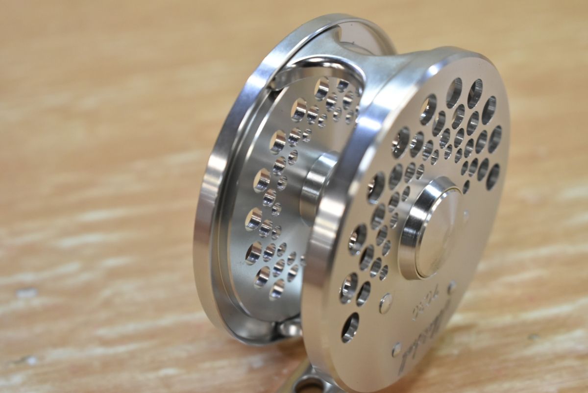 ミッチェル 7030 シルバー フライリール MITCHELL ニジマス トラウト