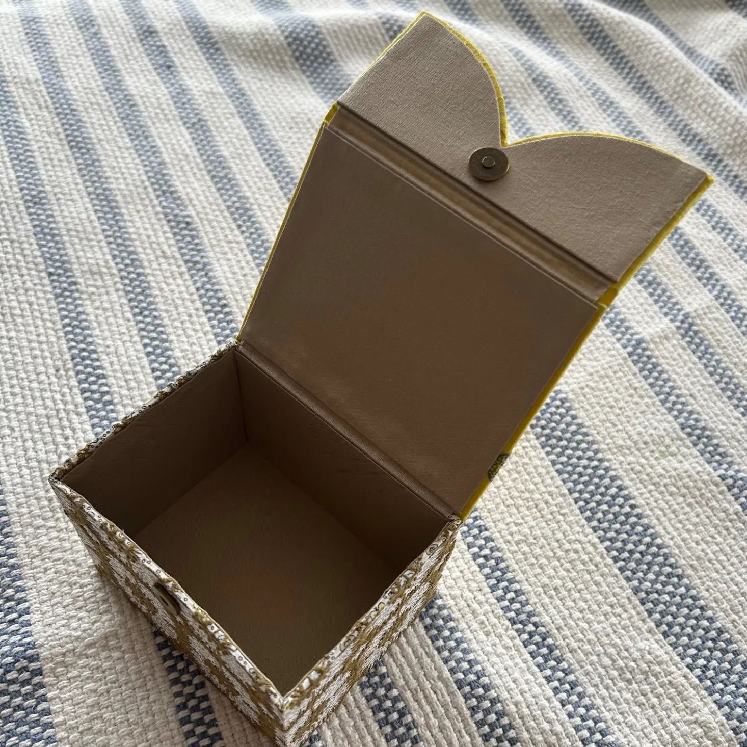 ハンドメイド　マンナイン　ミナペルホネン　生地使用　カルトナージュ　BOX 箱 ミナペルホネン生地使用 カルトナージュ 箱 BOX 小物入れ②