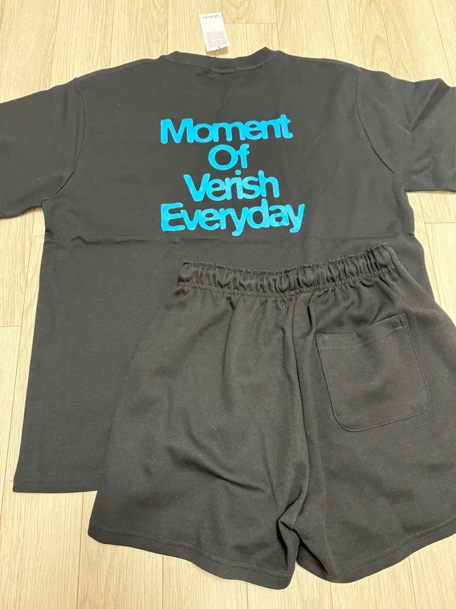 Verish Tシャツとハーフパンツ セット