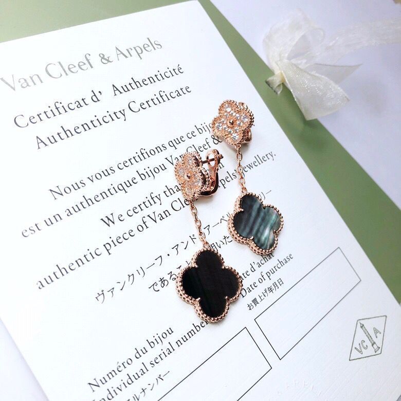 Van Cleef - Arpels アルハンブラ イヤークリップ - 最新デザイン ヴァン クリーフ - アーペル レディースジュエリー｜ ｜