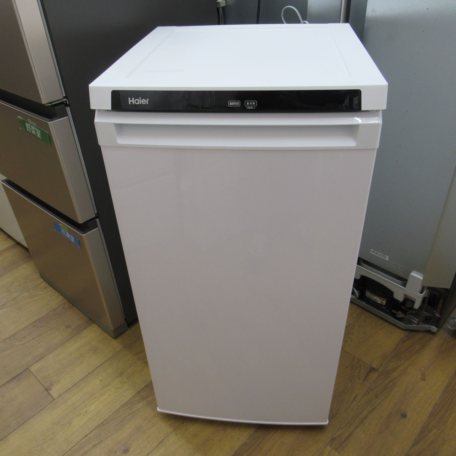 Haier ハイアール 102リットル 冷凍庫 JF-NU102B 2019年製 Amazon | JF-NU102B-W(ホワイト) Haier Live Series 1ドア冷凍庫