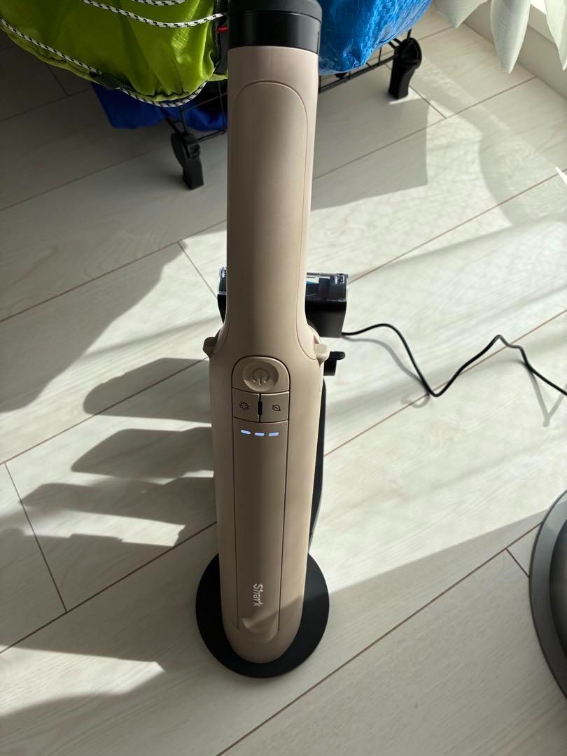 Shark 充電式ハンディクリーナー