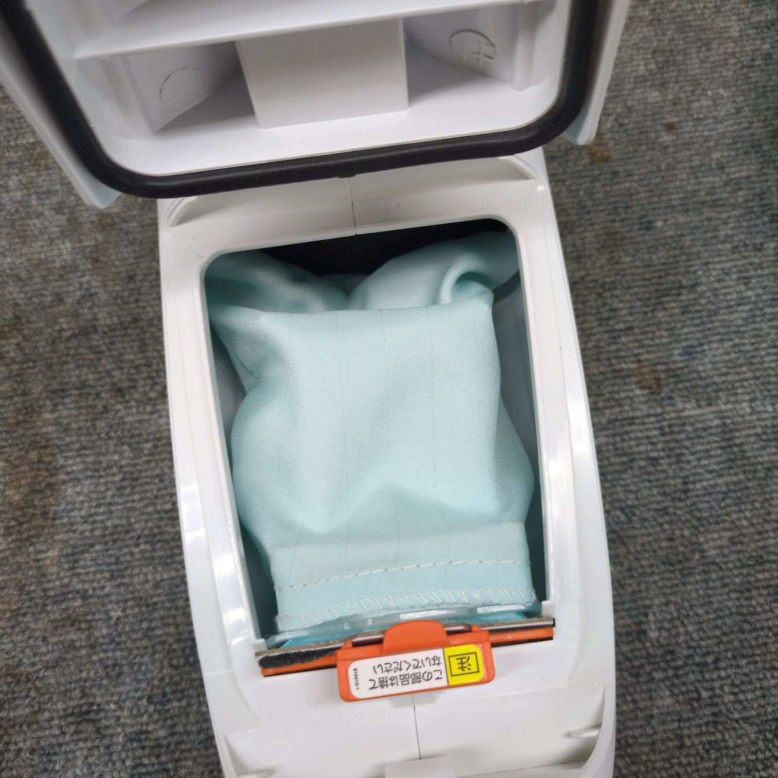 J265 ☆小キズ使用感有り☆充電式スティック掃除機☆Makita☆CL182FD