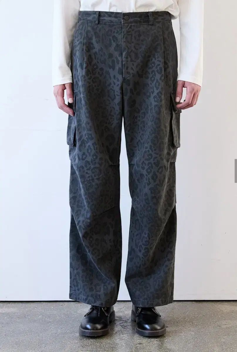 パンツ チャコール