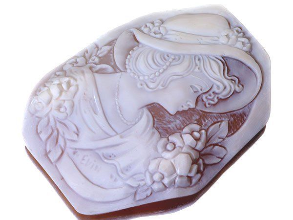 【ジュエリー極】EVIN エヴィン作 優雅な女性と花の彫刻 高級大判シェルカメオルース 71ｍｍ×55.6ｍｍ w5806m【送料無料】