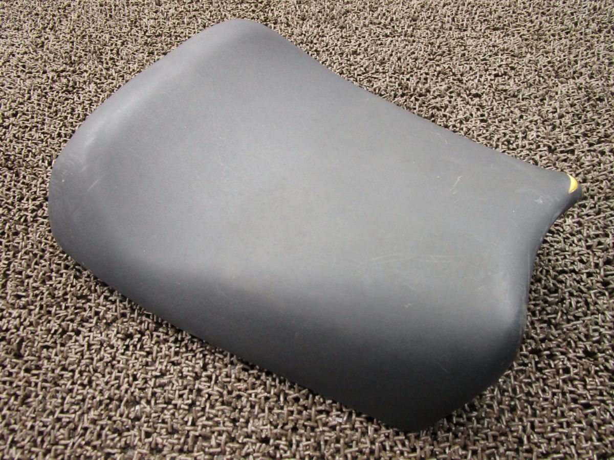 バンディット400V メインシート △Z879！GK75A スズキ 【 K707