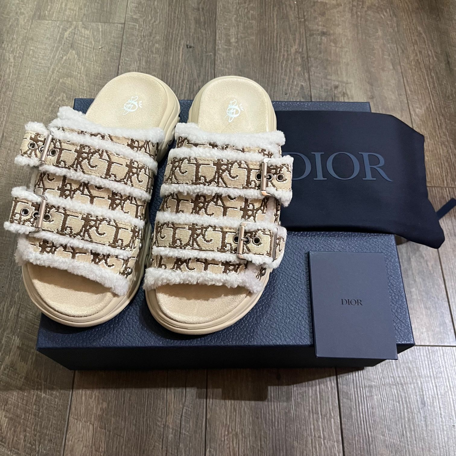 DIOR 22AW Travis Scott Cactus Jack カクタスジャック オブリーク ストラップサンダル 3SA104ZOD16140  ボアサンダル ディオール トラヴィススコット 40 62052A - メルカリ