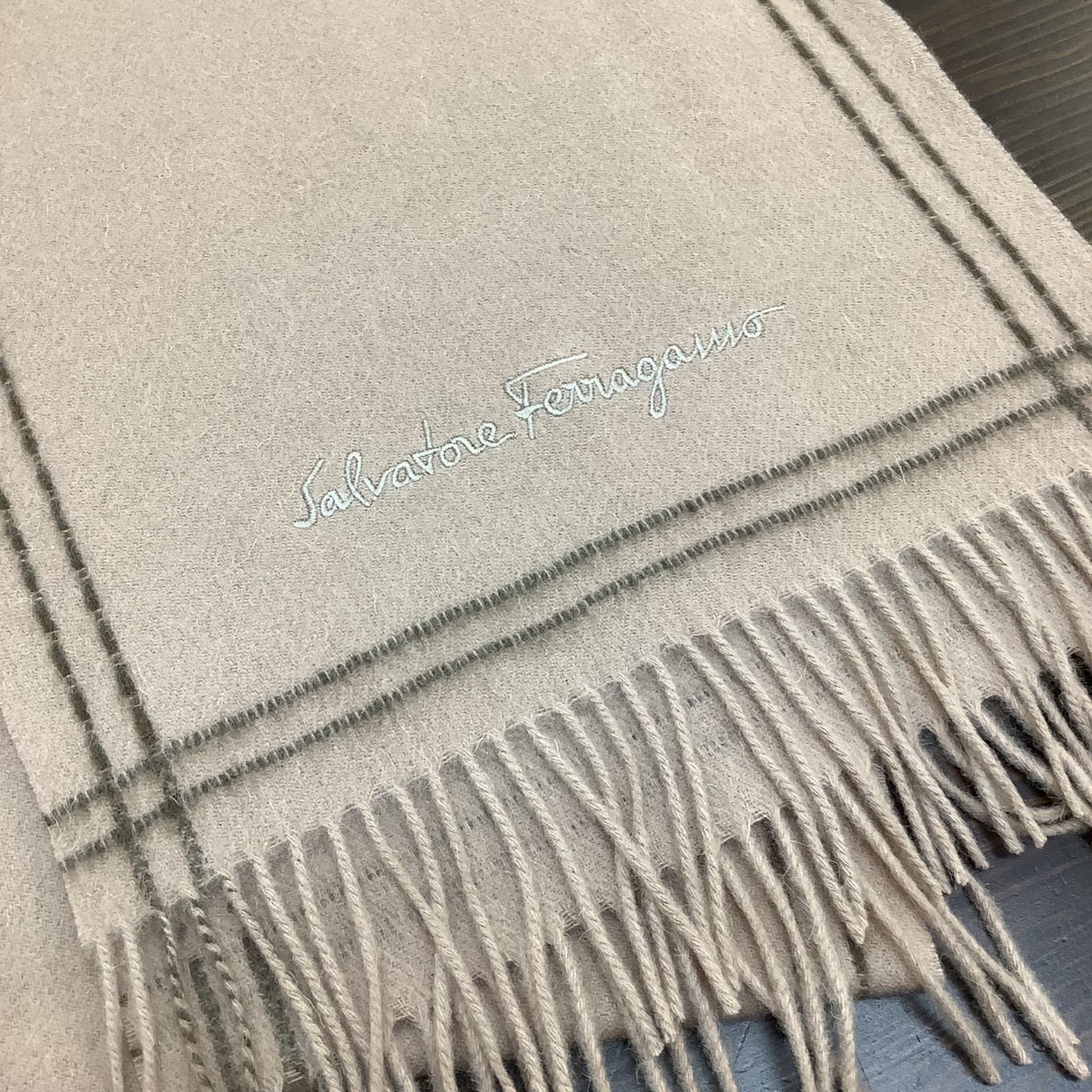 ✨美品✨Salvatore Ferragamo サルヴァトーレフェラガモ マフラー