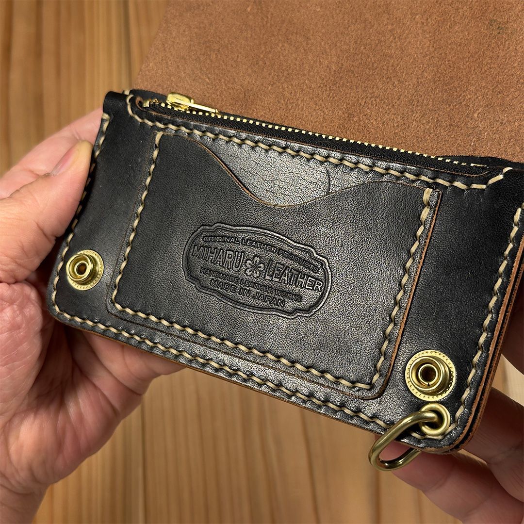 昭南本ヌメ革 ロングトラッカーウォレット 丘染めブラック茶芯｜02