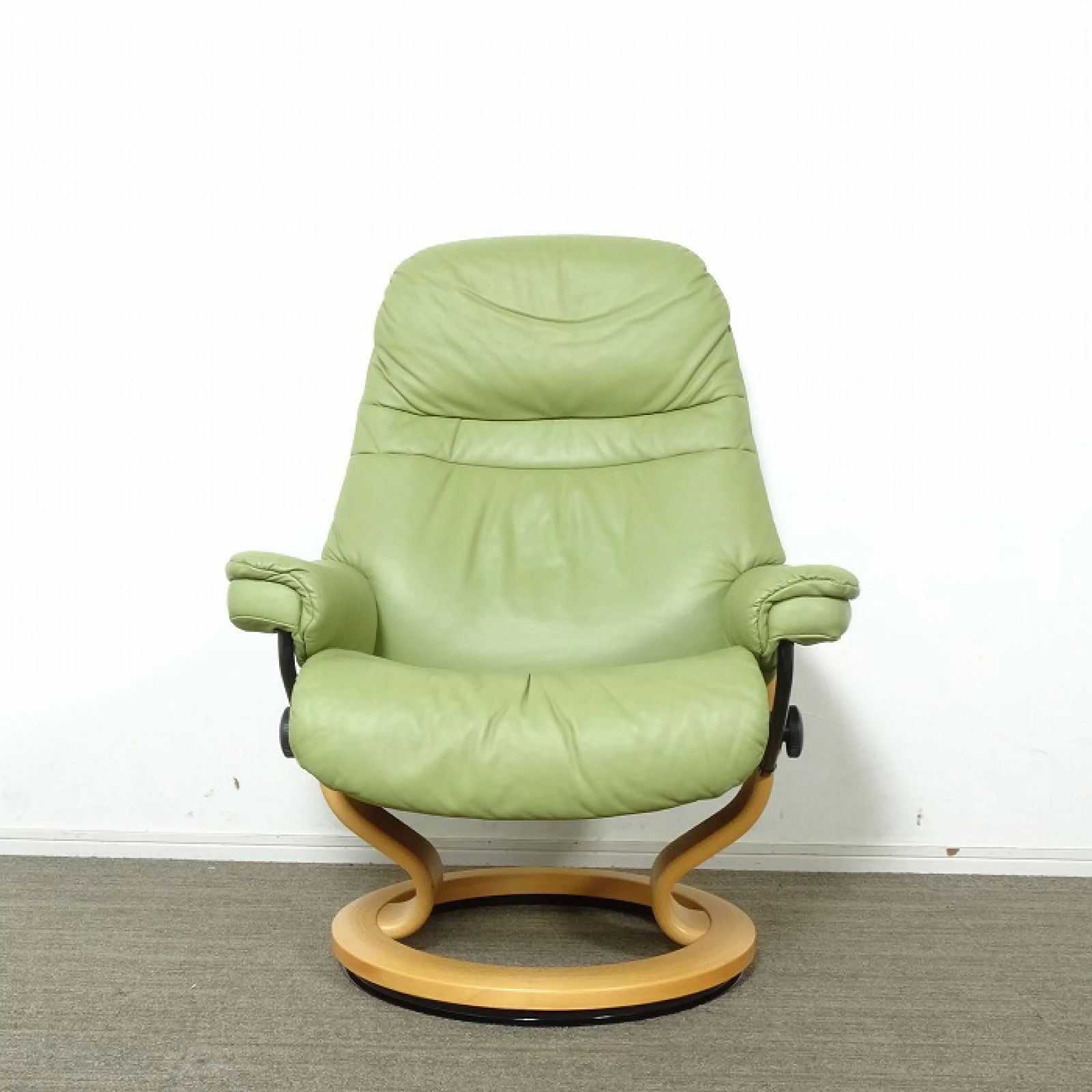 ◾︎SELUNO◾︎ 【展示美品】EKORNES(エコーネス) Stressless / ストレスレス サンライズ (M) リクライニングチェア /  本革 32万 c881 - メルカリ