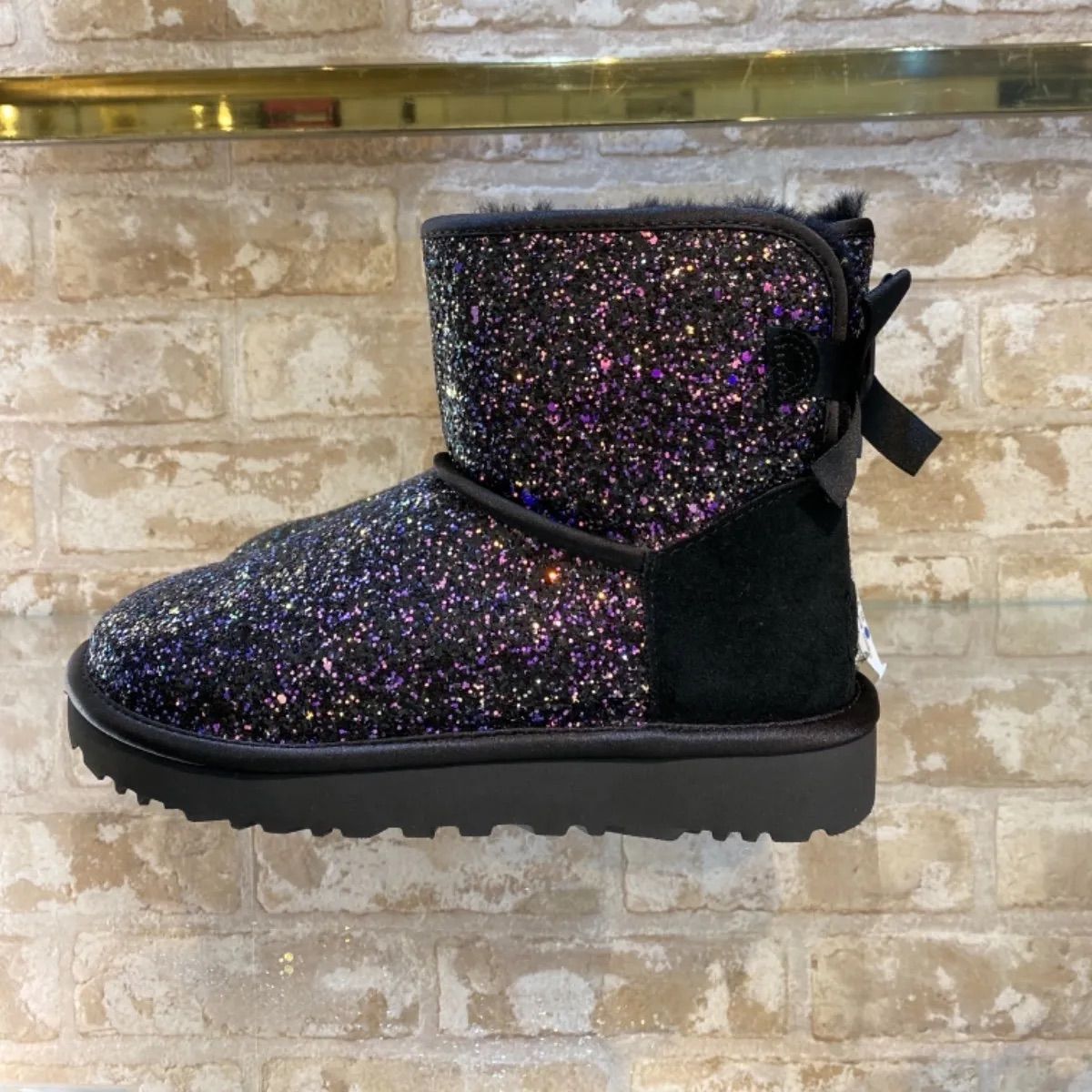 UGG CLASSIC MINI BOW COSMOS - felice OUTLET - メルカリ