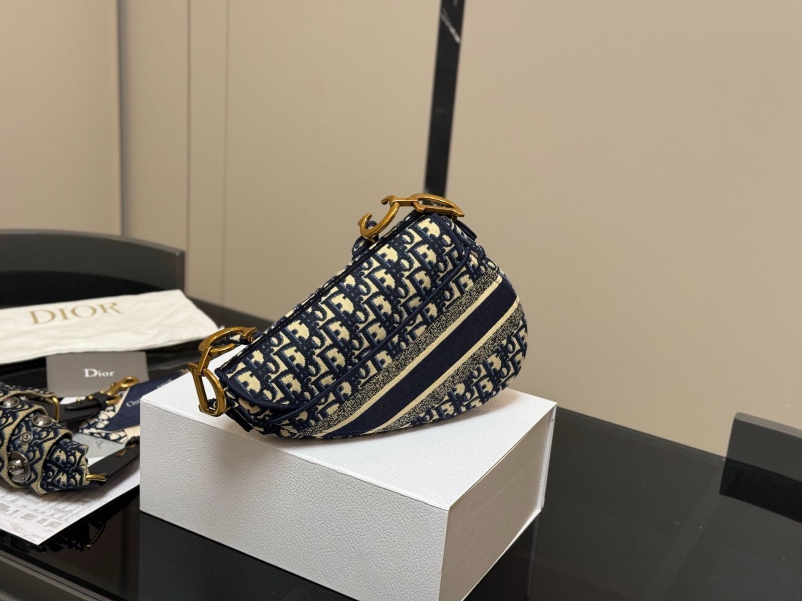 【毎日使いたい♪】ディオール★サドルバッグ EC先行発売】 Dior ディオール サドルバッグ カーフ ブルー