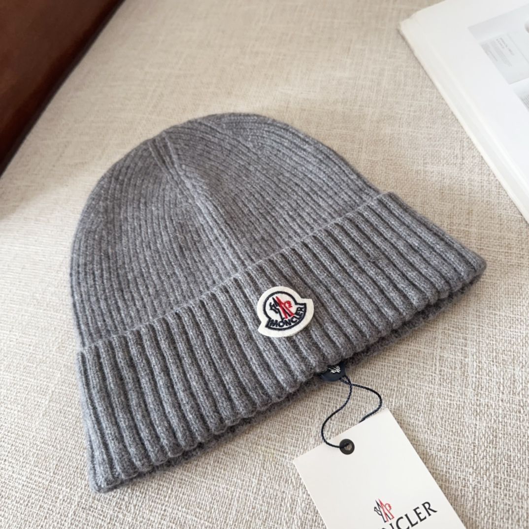 Moncler ニット帽 グレー ファー付き　S 楽天市場】【MONCLER/モンクレール/ロゴワッペン付きケーブル