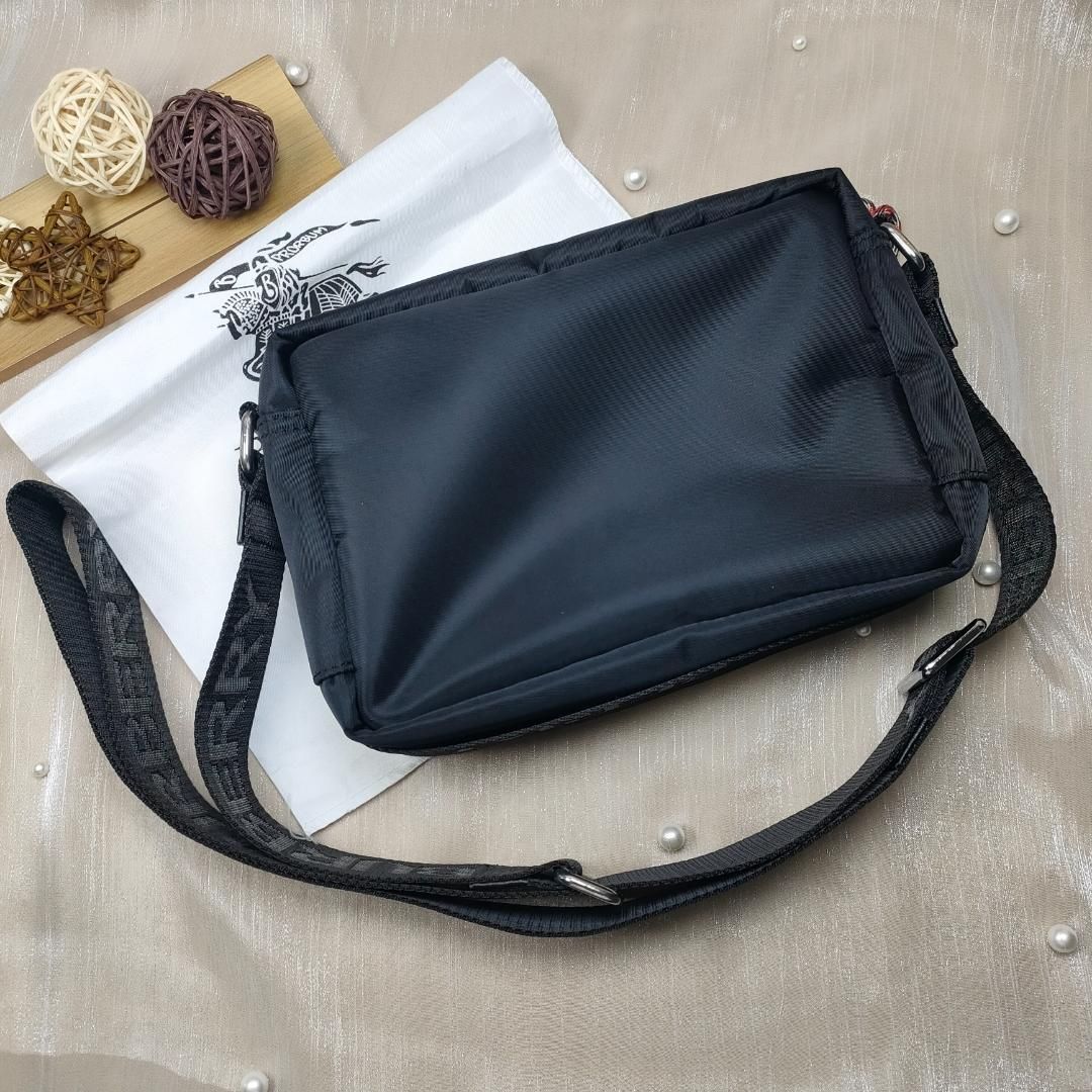 ⭐️ 極美品 バーバリー Burberry ショルダーナイロンバッグ 極美品 バーバリー ショルダーナイロンバッグ - メルカリ