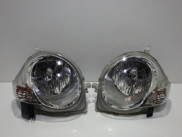 シエンタ　NCP81G　NCP85G　前期　HID ヘッドライト右 09428_1ea24092712