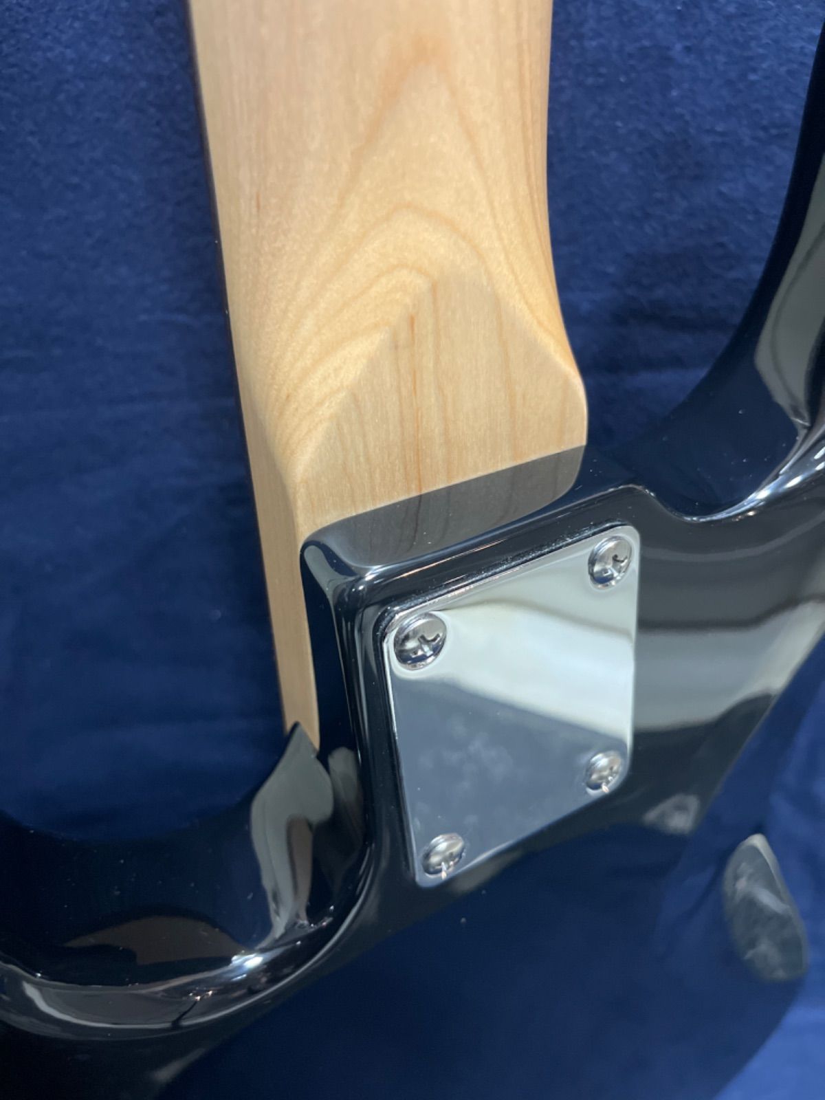 爆音良音70年代プレシジョンベースジャパンビンテージネック反り