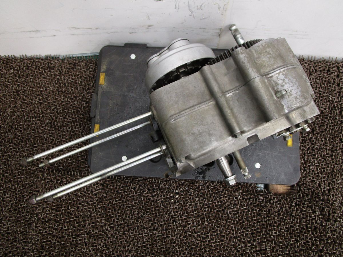 エンジン腰下 クランクケース