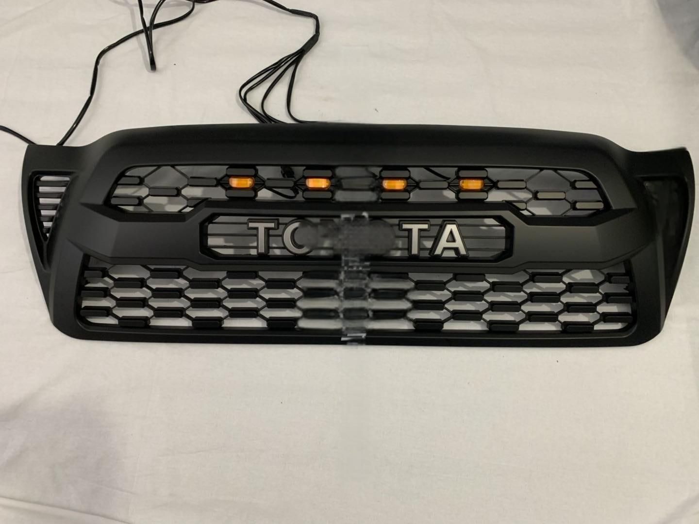 トヨタタコマ2005年モデル用ライト付きフロントグリル