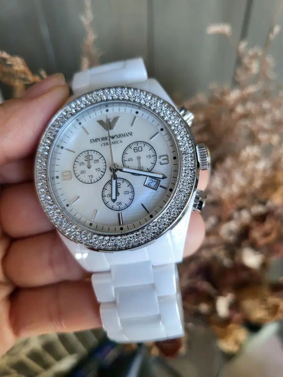 エンポリオアルマーニ　時計　白　セラミカ　ダイヤ Amazon.co.jp: エンポリオアルマーニ Emporio Armani Crystal