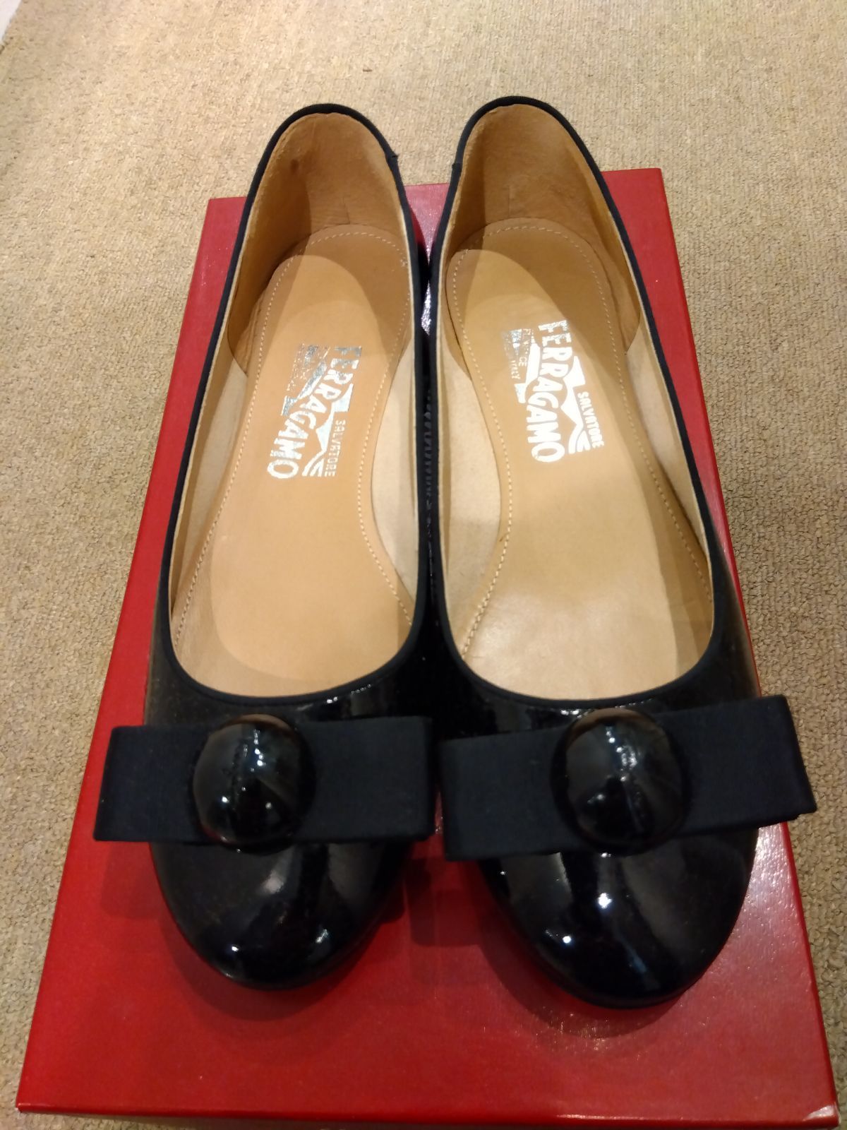 M23 フェラガモ 上品 カジュアル
