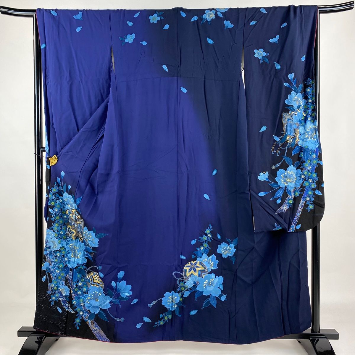 振袖 身丈158.5cm 裄丈67cm M 袷 やまと 御所車 草花 金糸 刺繍 紺色 正絹 名品
