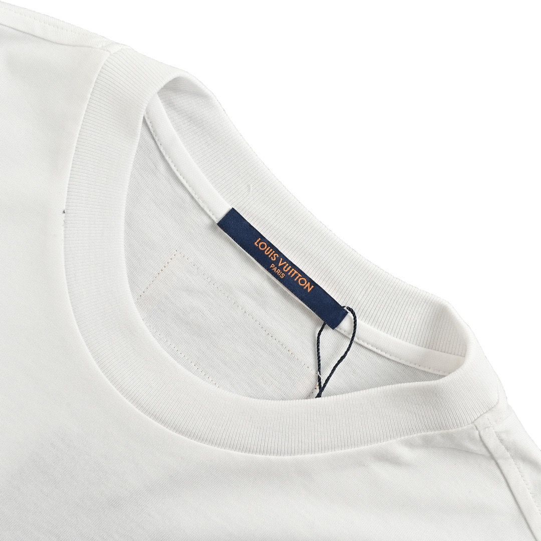 【花柄の刺繍が上品な一品】Louis Vuitton★刺繍Tシャツ 今日特価】Louis Vuitton 24ss 三つ花文字刺繍 T シャツ-3