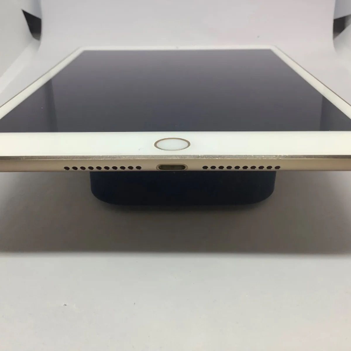 Apple iPad mini 第四世代 (モデル A1538) ゴールド　③ iPad mini Apple mini第4世代 Wi-Fiモデル 128GB A1538 7.9