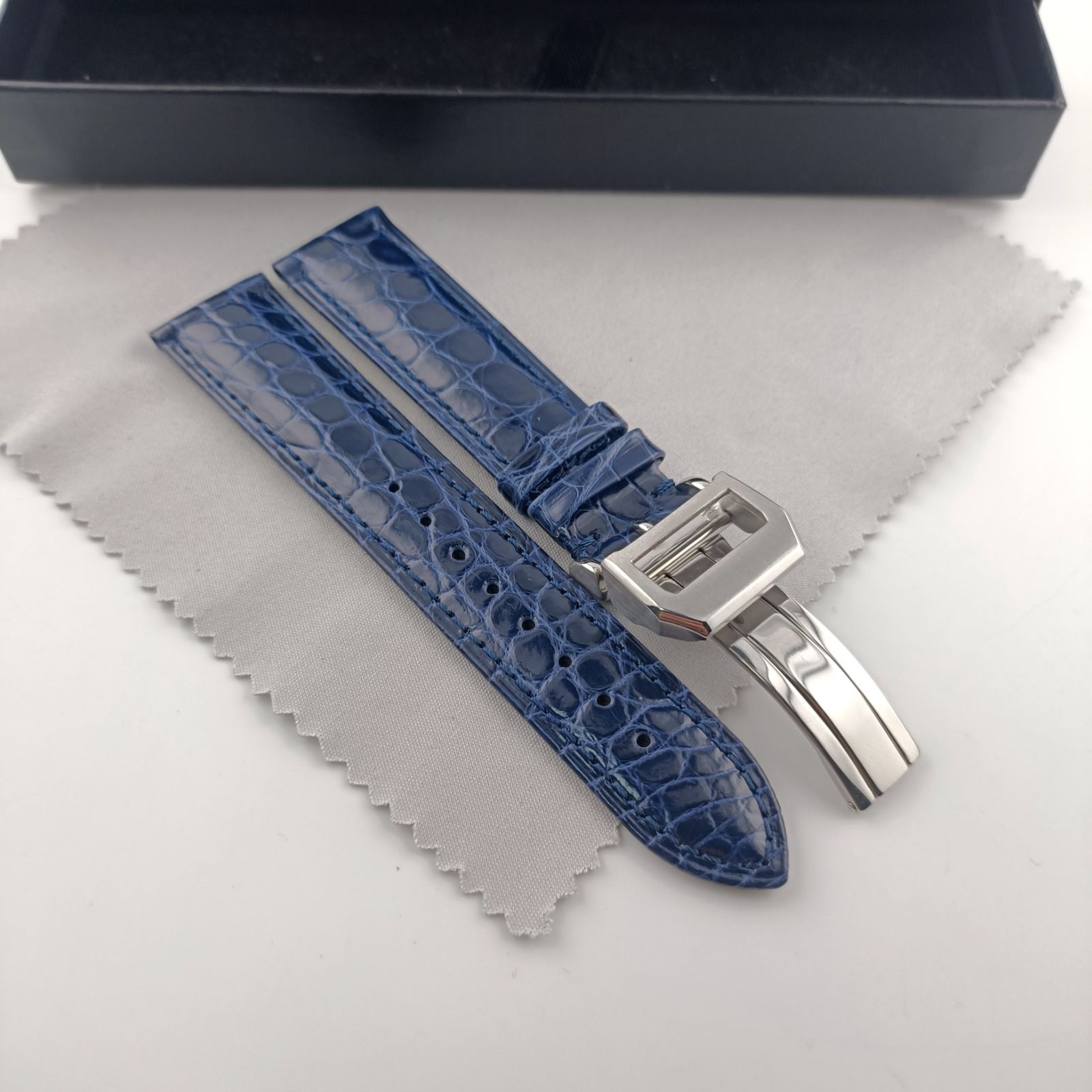 IWC純正クロコダイルベルト　パイロットウォッチ Dバックル用20㍉ IWC純正クロコダイルベルト パイロットウォッチ Dバックル用20