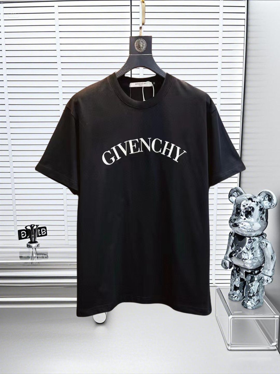 ◆SALE◆直営店◆【GIVENCHY】ユニコーン 刺繍 Tシャツ 今日特価】GIVENCHY 25ss ユニコーンスマイル刺繍 T シャツ-3
