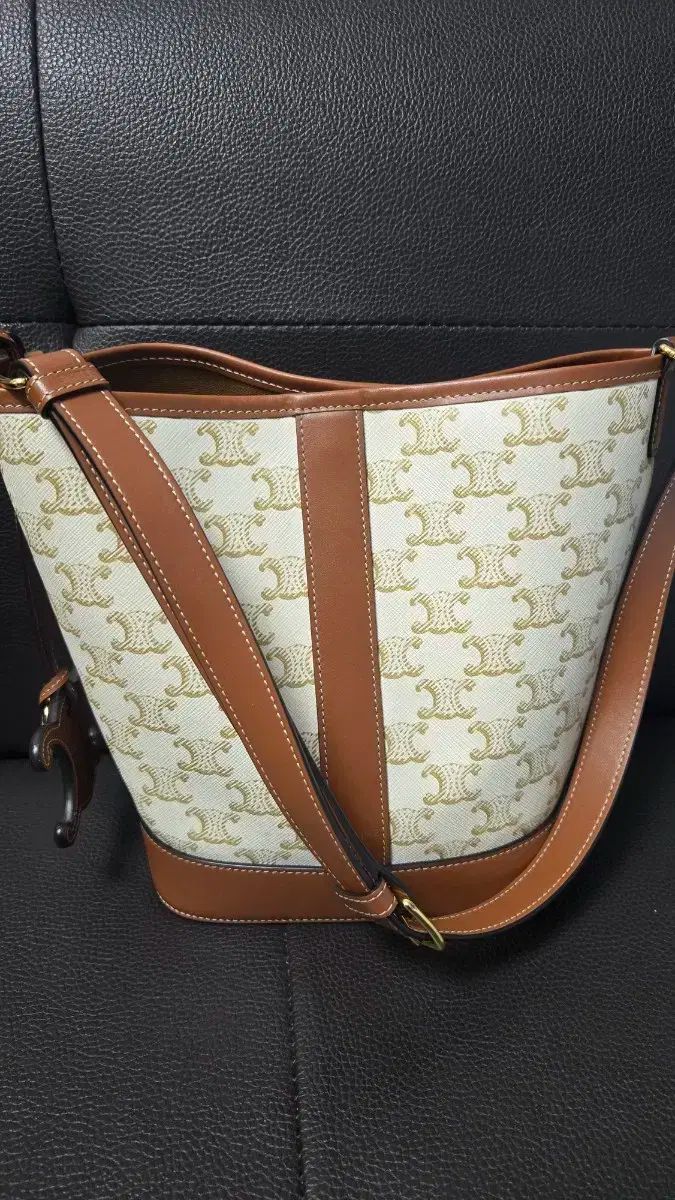 Celine セリーヌ バケットバックスモール ホワイト