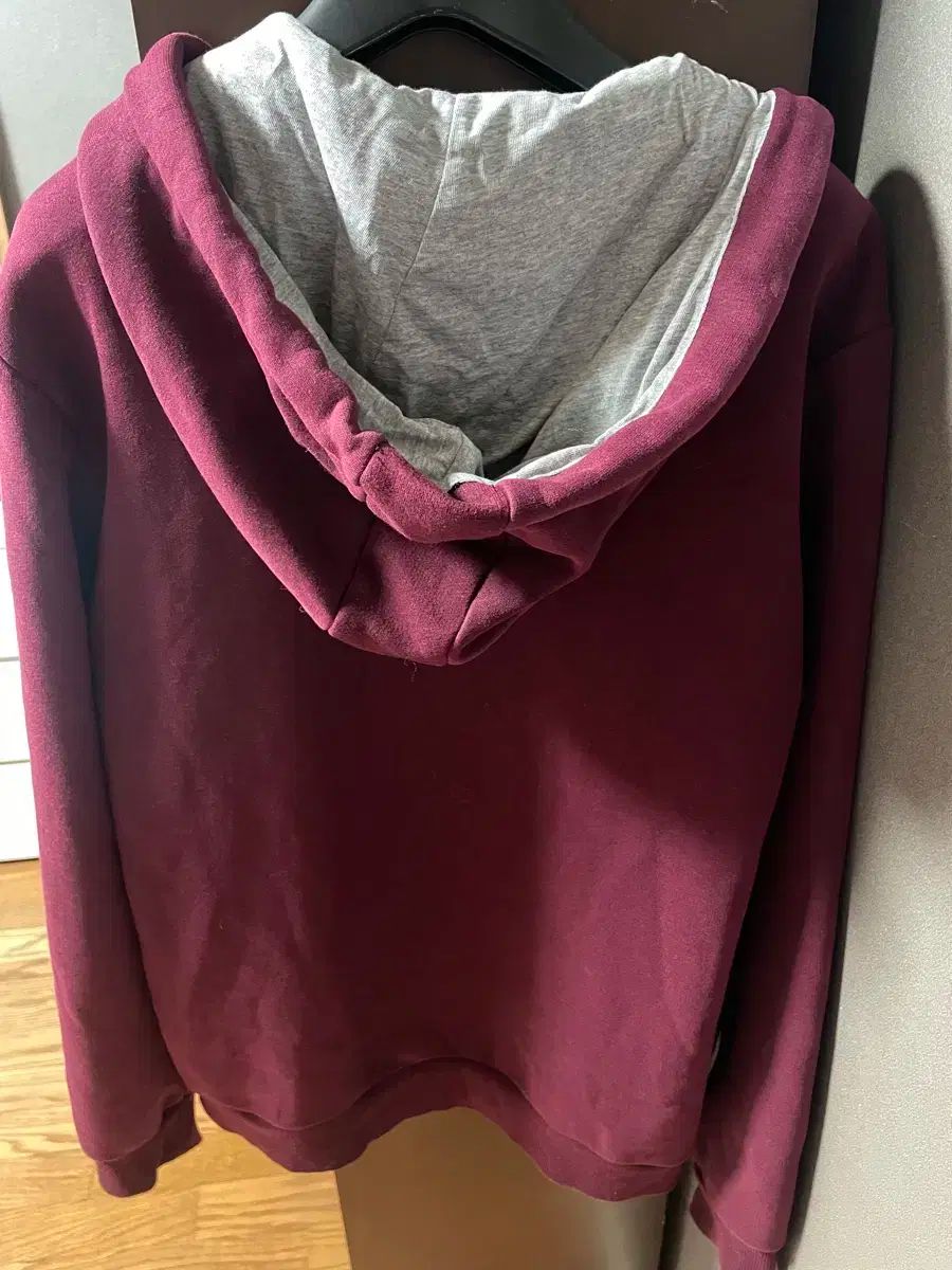 バーガンディ フードジップアップ