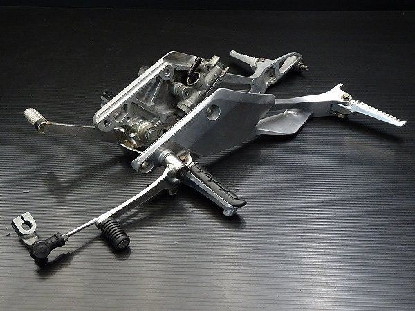 CB400SFV-2 スーパーフォア VTEC2 2003年式 BC-NC39 ステップペダルASSY HONDA ホンダ パーツ HO-G-043