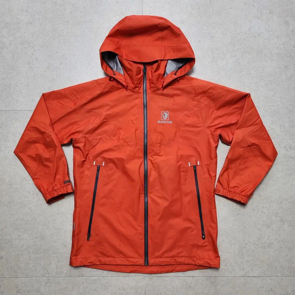 BLACK YAK ブラックヤク GORE-TEX₍ゴアテックス ウィンドブレーカー 100