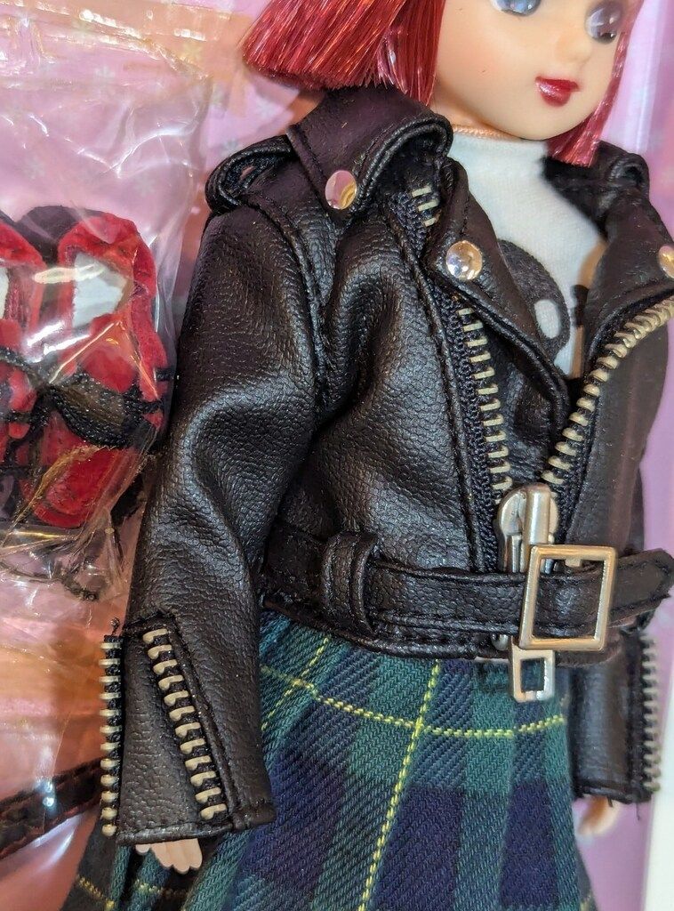 タカラ リカちゃん モモリータオリジナル パンクガールリカ 黒