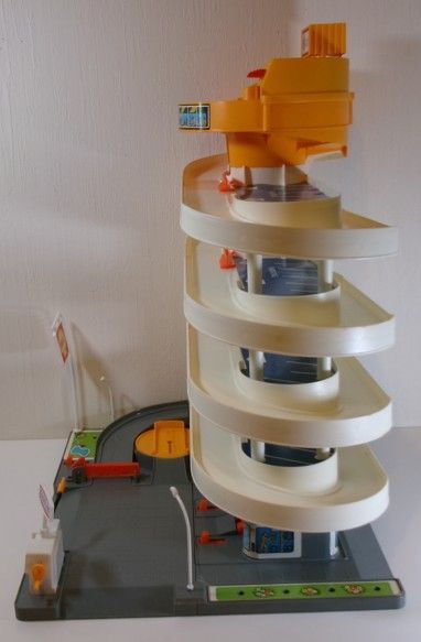 希少 ニュー トミカビル デラックス ミニカー用の立体駐車場 5階建