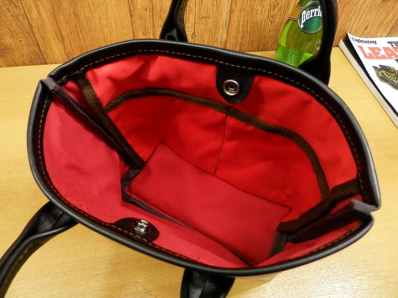 12 7までに着 ひやさま です XSサイズ レッド裏地 黒スムースのミニトートバッグ 底鋲追加