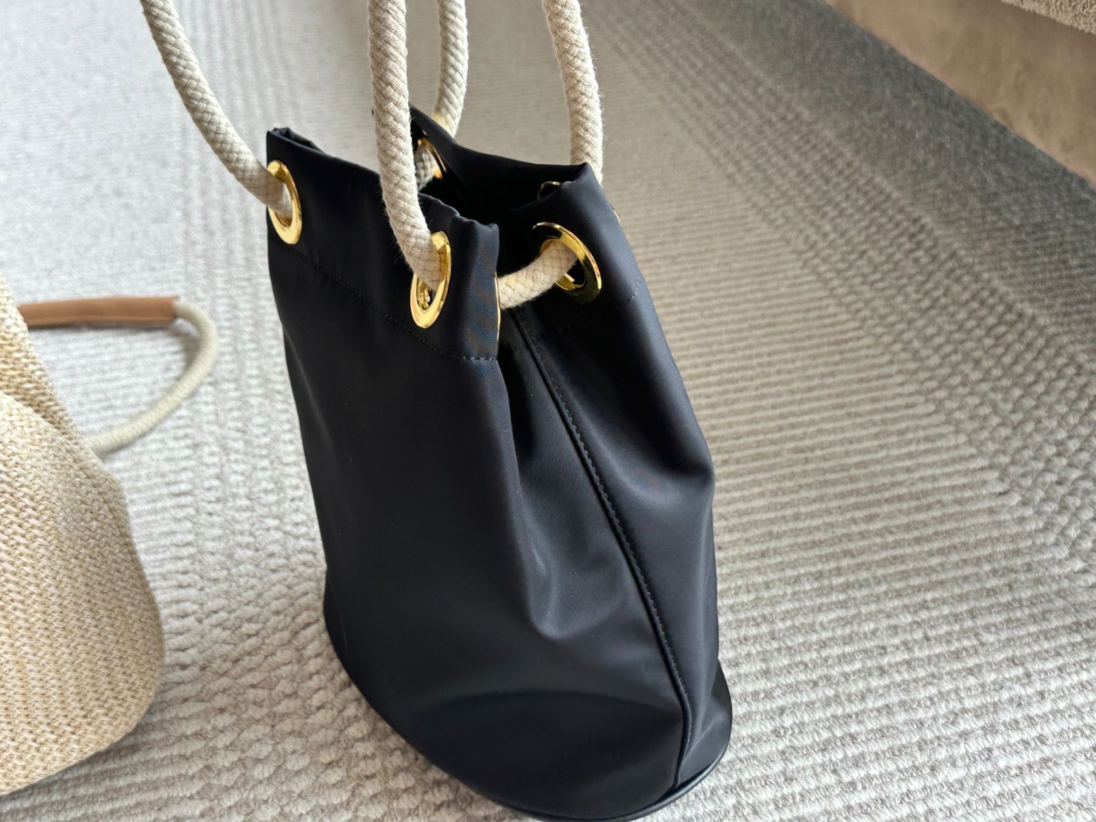 ◆送料・関税込み◆PRADA ナイロンバケットバッグ 今日特価】Prada ナイロンバケットバッグ!送料無料!在庫限定