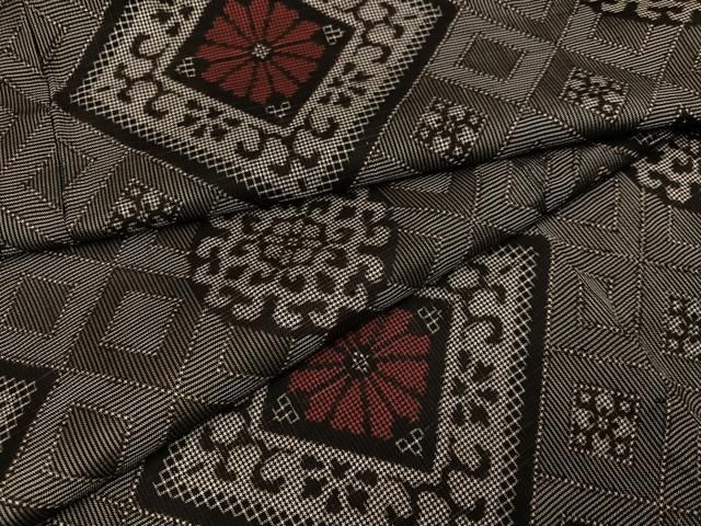 平和屋着物●本場大島紬　一元絣　草花間道　黒地　正絹　逸品　AAAV7494zg 平和屋着物○本場大島紬 一元絣 草花間道 黒地 正絹 逸品 AAAV7494zg