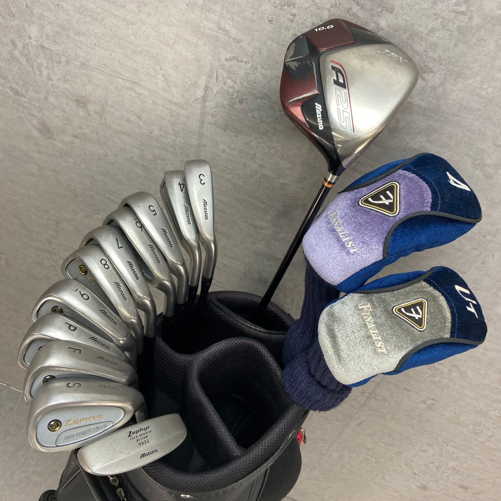 MIZUNO - MIZUNO　ミズノ　メンズゴルフ14本セット　カーボン　R　右利き用　キャディバッグ　初心者おすすめ　入門用 ミズノ メンズゴルフ14本セット カーボン 右利き用 キャディ