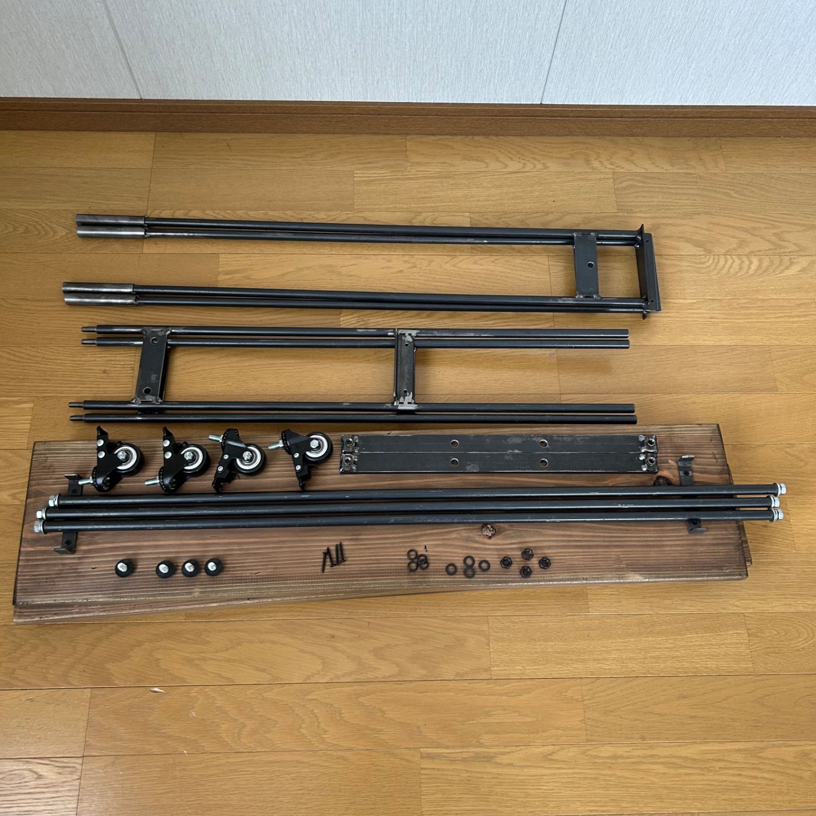 ハンガーラック　コンパクト　アンティーク　ハンドメイド　古材　アイアン家具 ハンガーラック コンパクト アンティーク ハンドメイド 古材 アイアン