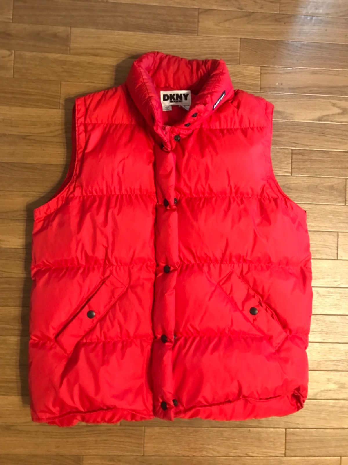 DKNY ダウンベスト 90s Down Vest Mサイズ DKNY（ダウンベスト）のフリマアイテム一覧