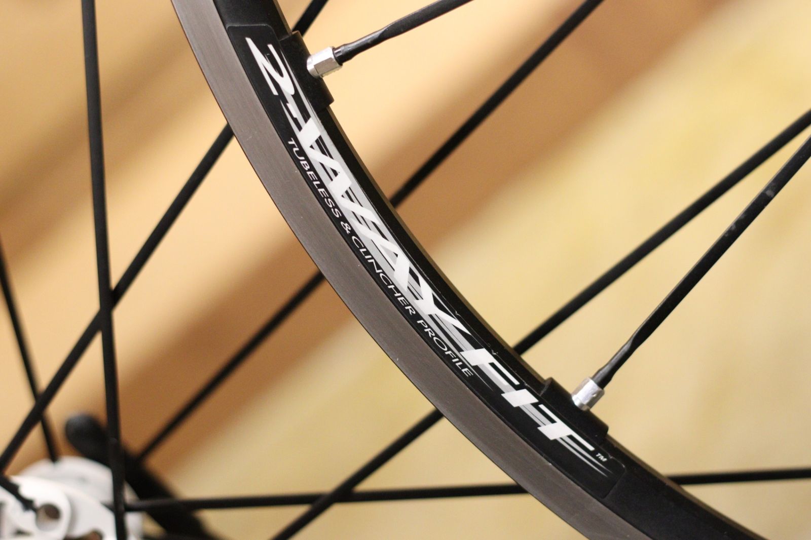 アルミ クリンチャー