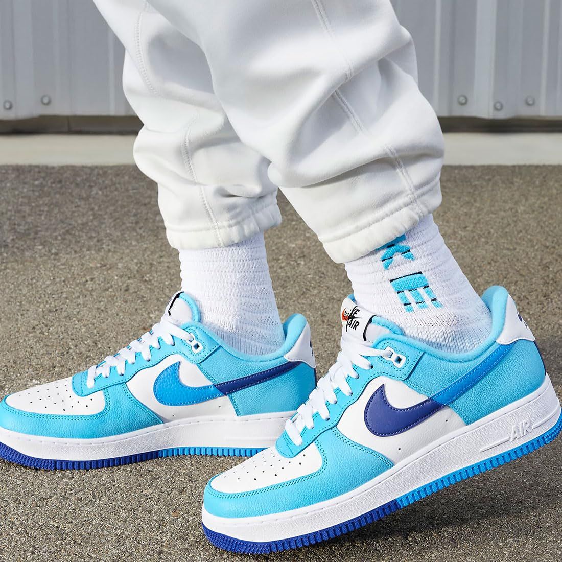 NIKE [ナイキ] エア フォース 1 '07 LV8 AIR FORCE 1 '07 LV8 ホワイト