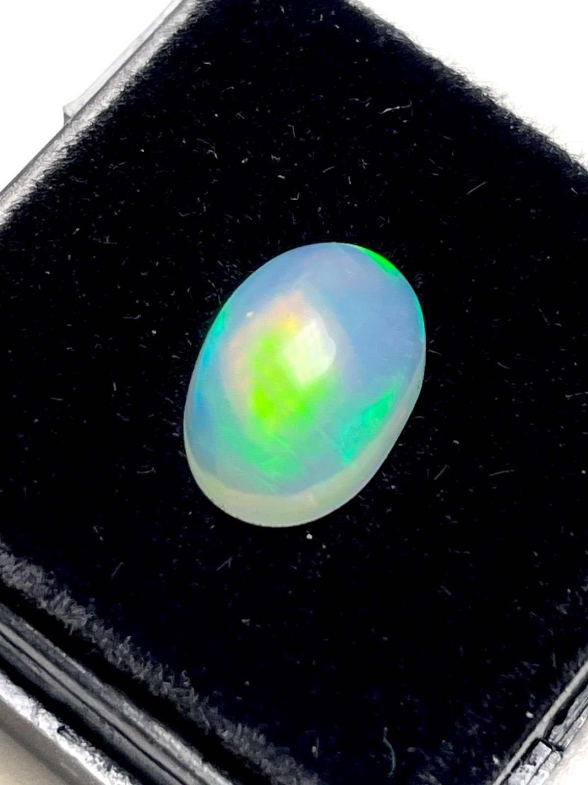 天然石☆オパールルース 蛋白石 オーバル 1.7ct ハンドメイドの 天然石☆オパールルース 蛋白石 オーバル 1.7ct ハンドメイドの