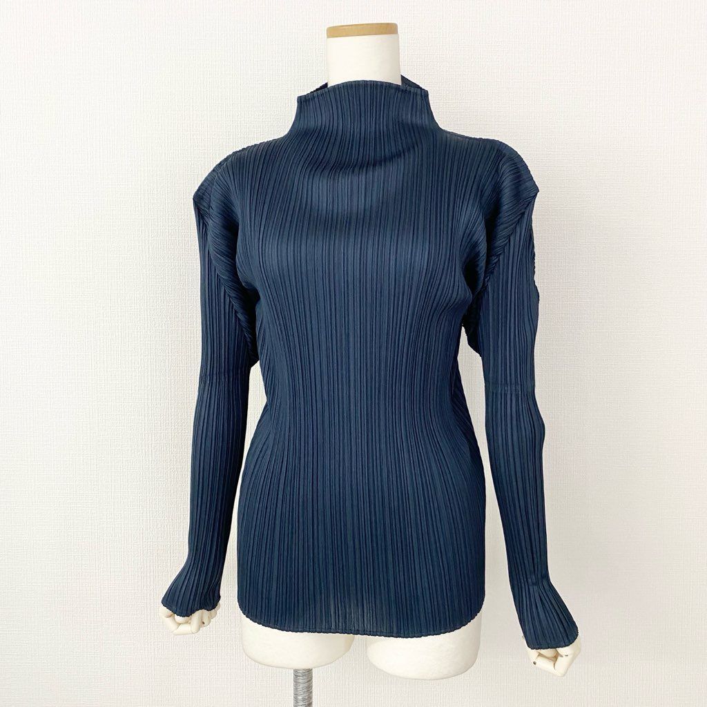 ISSEY MIYAKE ネイビー長袖プリーツトップス ISSEY MIYAKE ネイビー長袖プリーツトップス