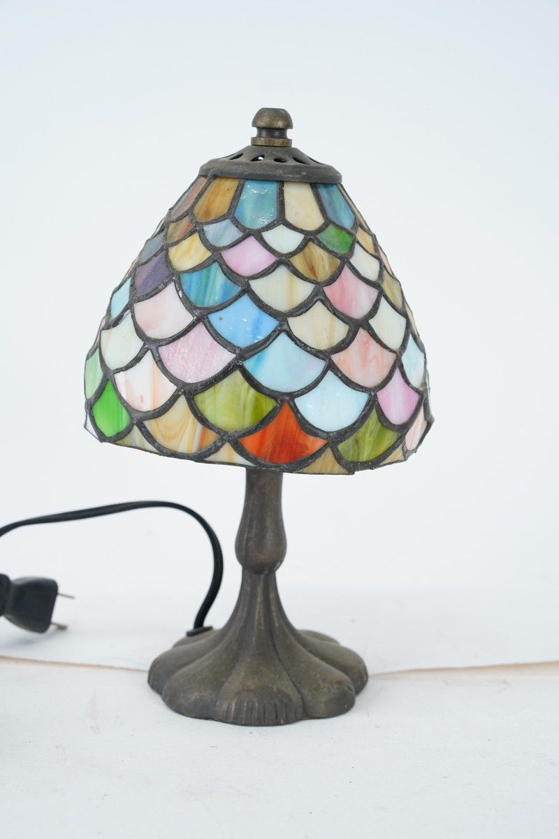 8.358 △ ステンドグラス風 テーブルランプ レトロ調 ステンドグラス