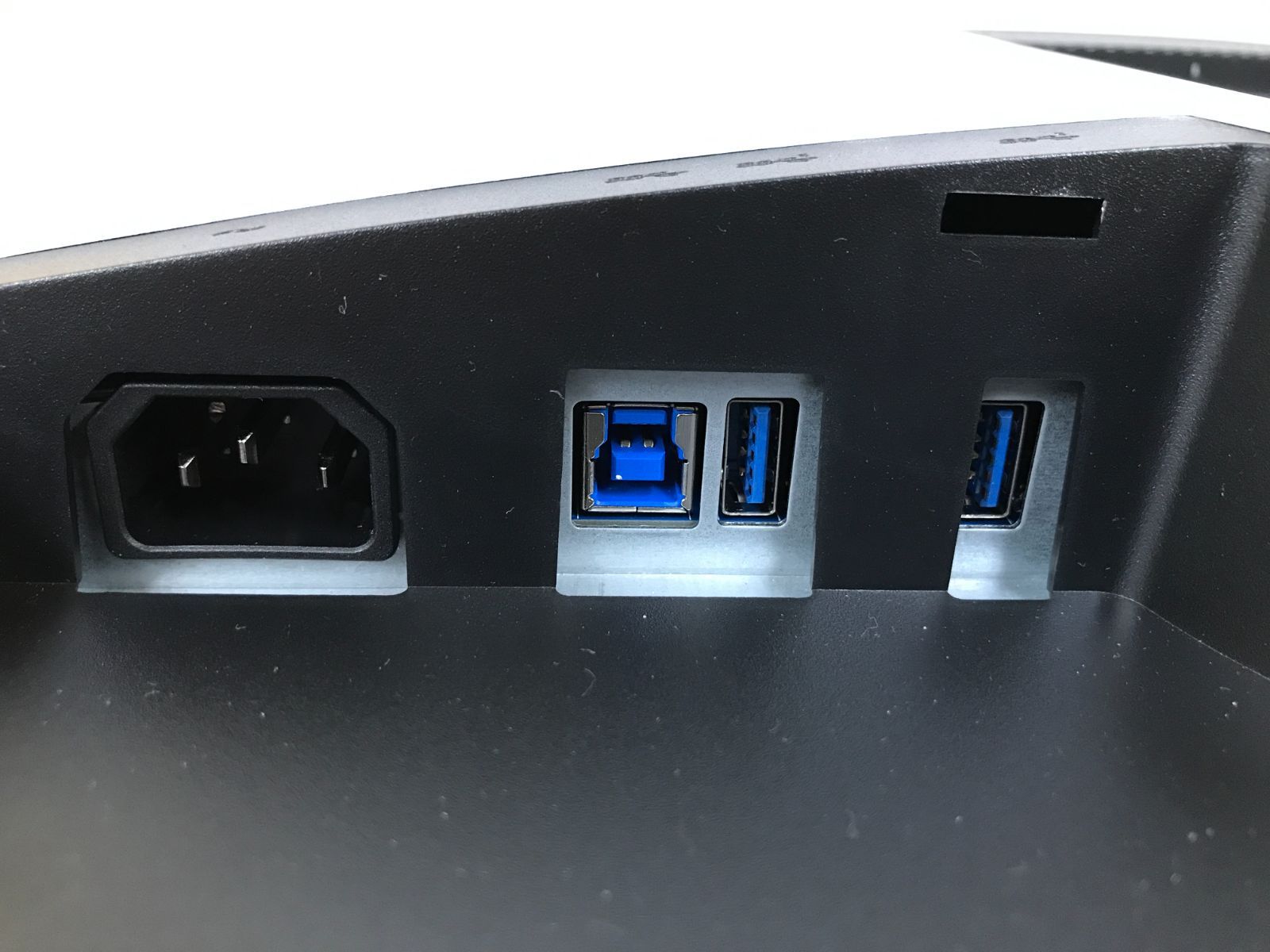 ALIENWARE AW2723DF